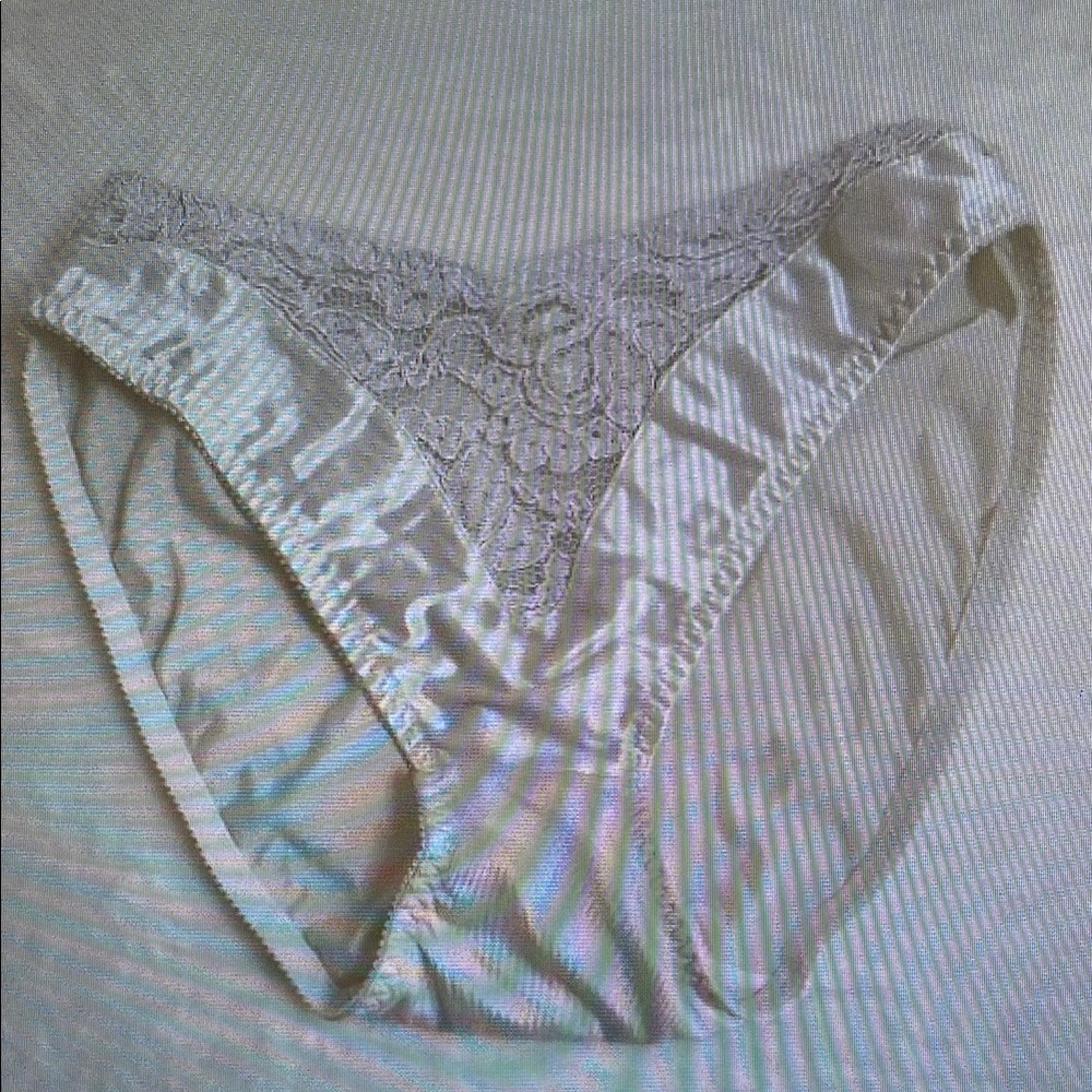 Elegant Lace Women's Intimate in Cream